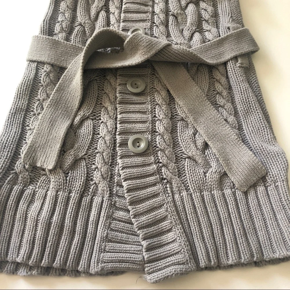 Old Navy gray sleeveless